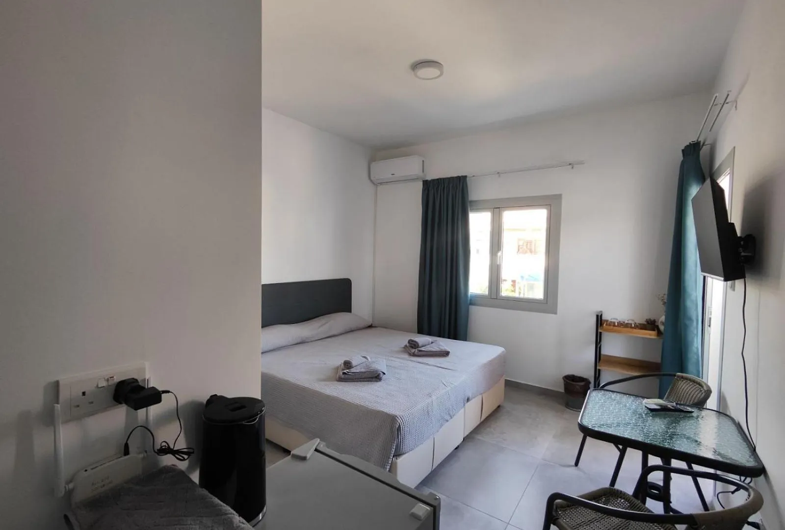 Bluesuite Ayia Napa Inn